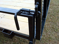 Single Axle Utility w/Side Ramp